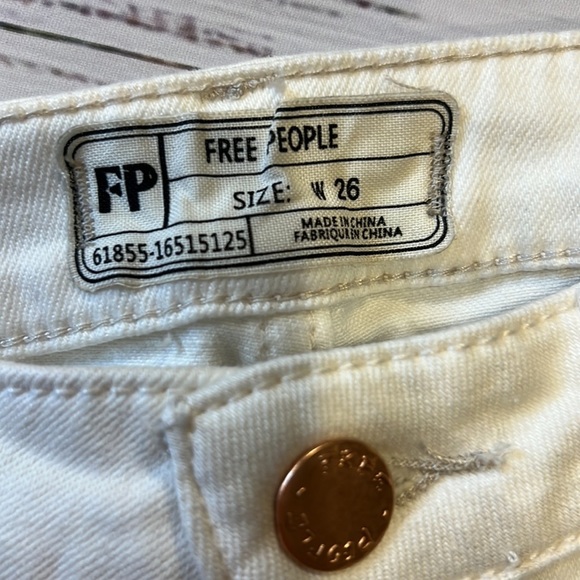 NWT Free People Spring White Slim Jeans Size 26W - Picture 3 of 6